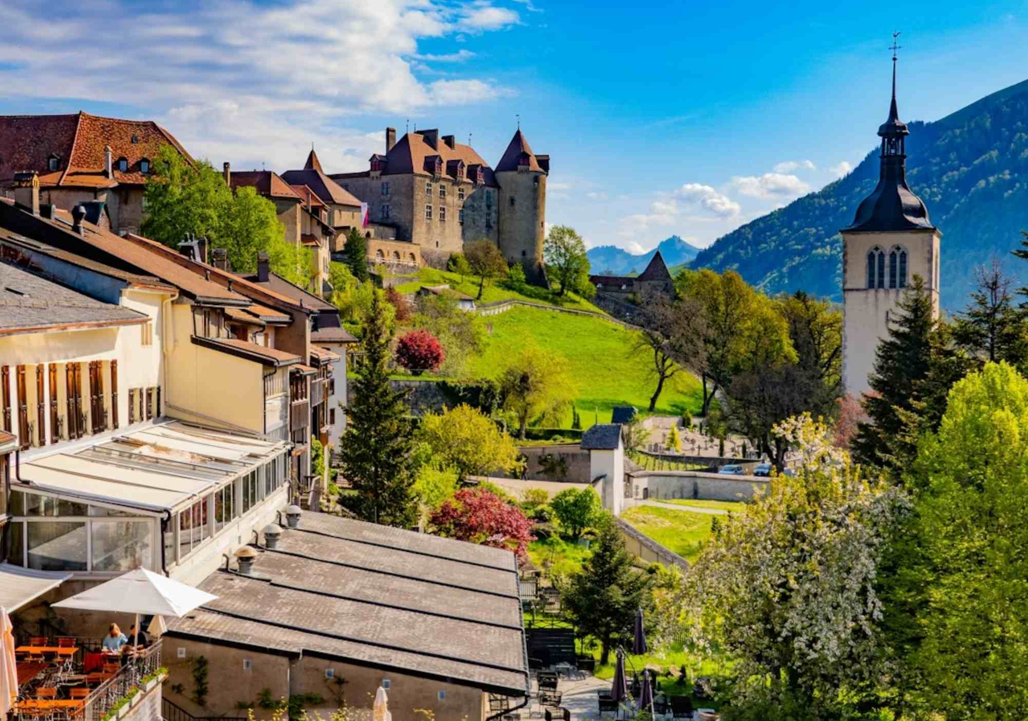 Gruyères, Švicarska: Što vidjeti u dolini rijeke Saane?