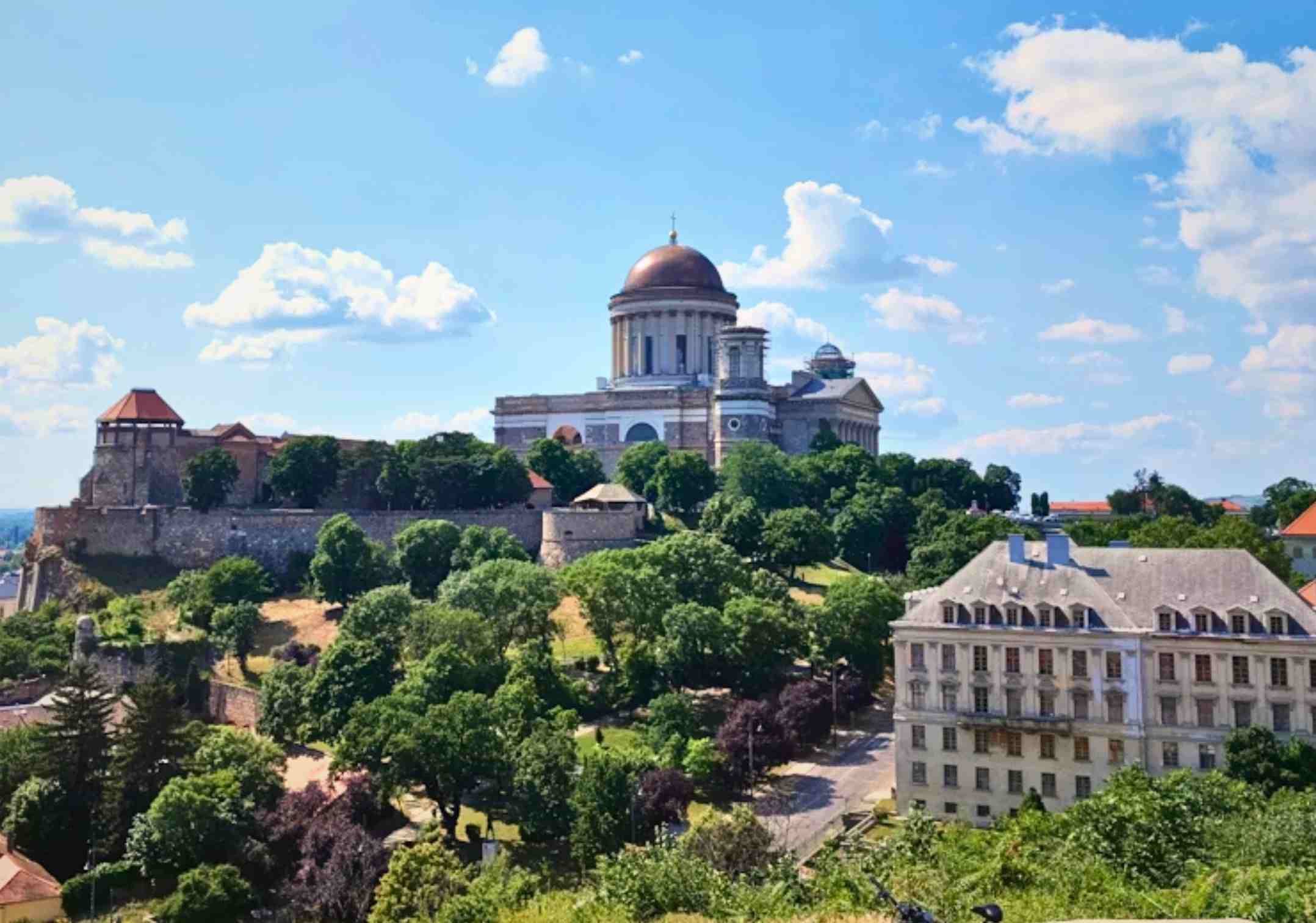 Izlet u Esztergom: Dvorci, muzeji i povijest na Dunavskom zavoju