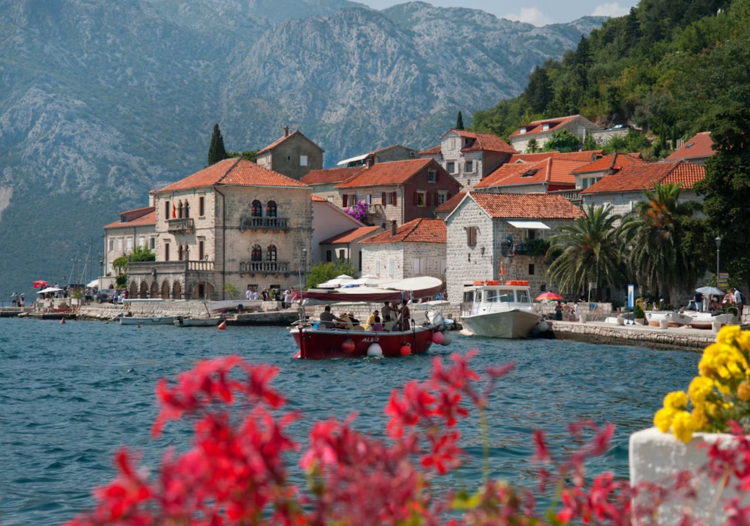 Perast: Vodič kroz barokni dragulj Bokokotorskog zaljeva
